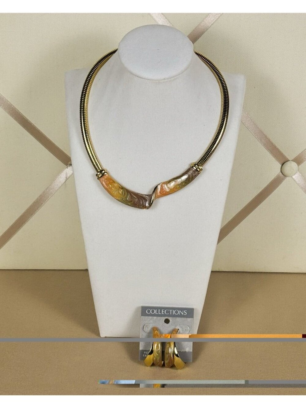 Vintage NWT Collections Jewelry Gold Tone Pink Enamel Necklace Earring Set B75